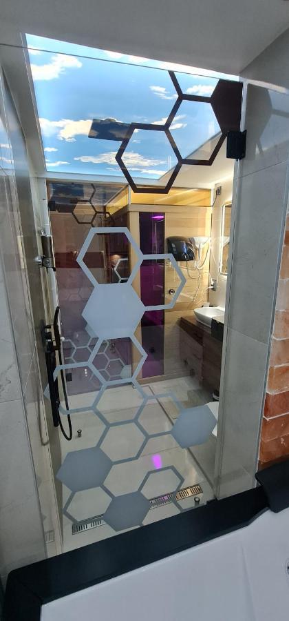 Design Apartment Platinium Spa Lux 5 Star "Havana" Completely Private Wellness & Spa Free Included Sauna & Jacuzzi & Salt Wall & Fire Place & 3D Ceilings & Business Wifi & Netflix & Keyless Code Entry & Full Smart App & Secure 2 Parking Place Cuprija Luaran gambar