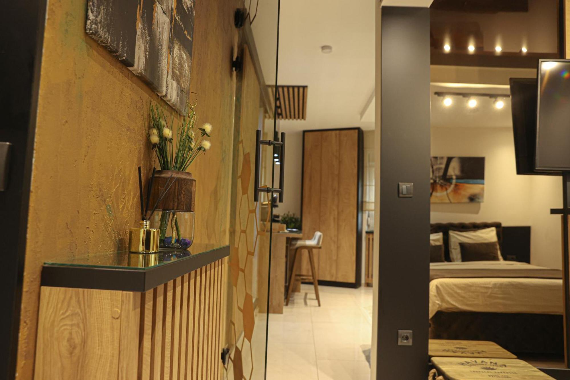 Design Apartment Platinium Spa Lux 5 Star "Havana" Completely Private Wellness & Spa Free Included Sauna & Jacuzzi & Salt Wall & Fire Place & 3D Ceilings & Business Wifi & Netflix & Keyless Code Entry & Full Smart App & Secure 2 Parking Place Cuprija Luaran gambar