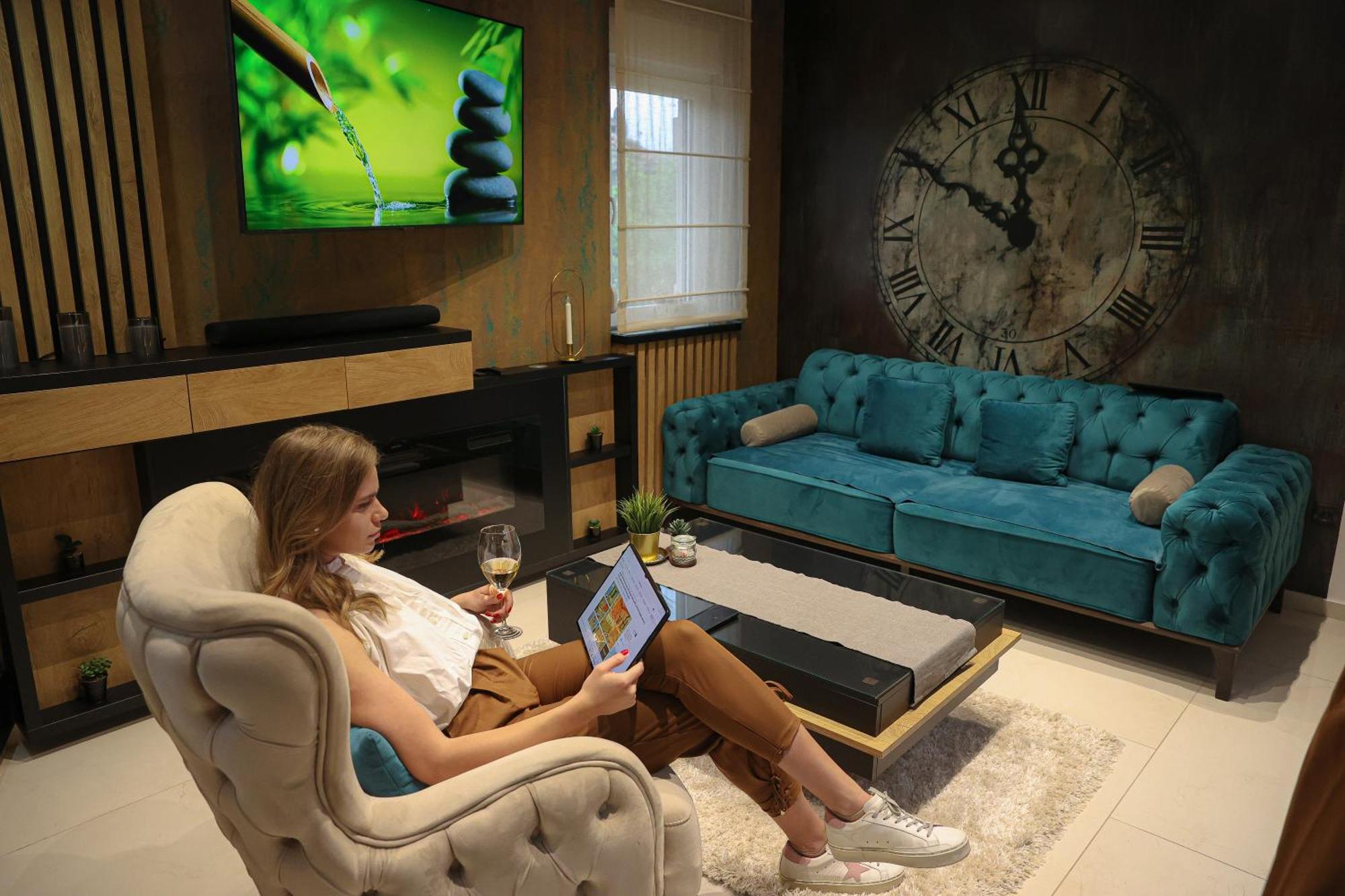 Design Apartment Platinium Spa Lux 5 Star "Havana" Completely Private Wellness & Spa Free Included Sauna & Jacuzzi & Salt Wall & Fire Place & 3D Ceilings & Business Wifi & Netflix & Keyless Code Entry & Full Smart App & Secure 2 Parking Place Cuprija Luaran gambar